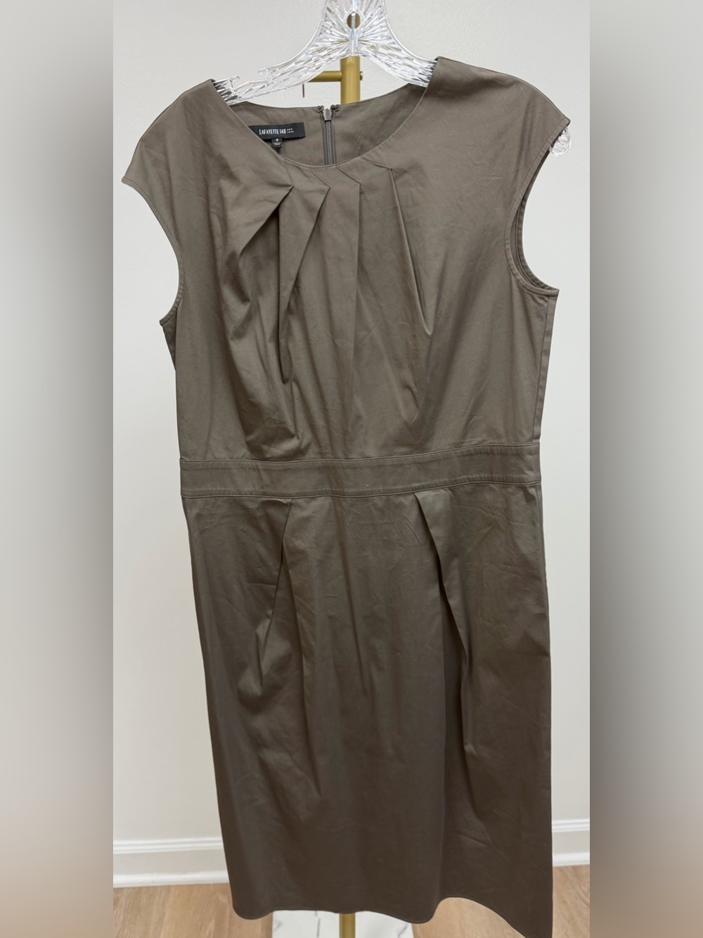 Lafayette 148 New York Sleeveless Pleated Waist in Olive Green Size 8